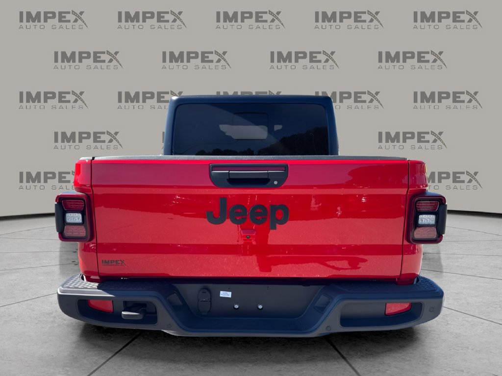 Used 2024 Jeep Gladiator Sport AWD/4WD image 4