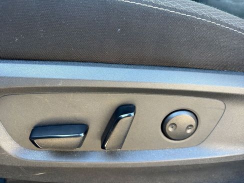 Used 2025 Nissan Pathfinder SV image 24