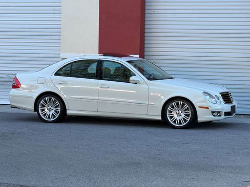 Used 2008 Mercedes-Benz E 350 Sedan image 4