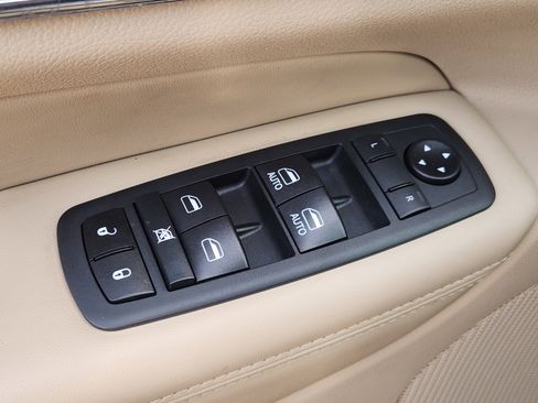 Used 2020 Jeep Grand Cherokee Limited image 22