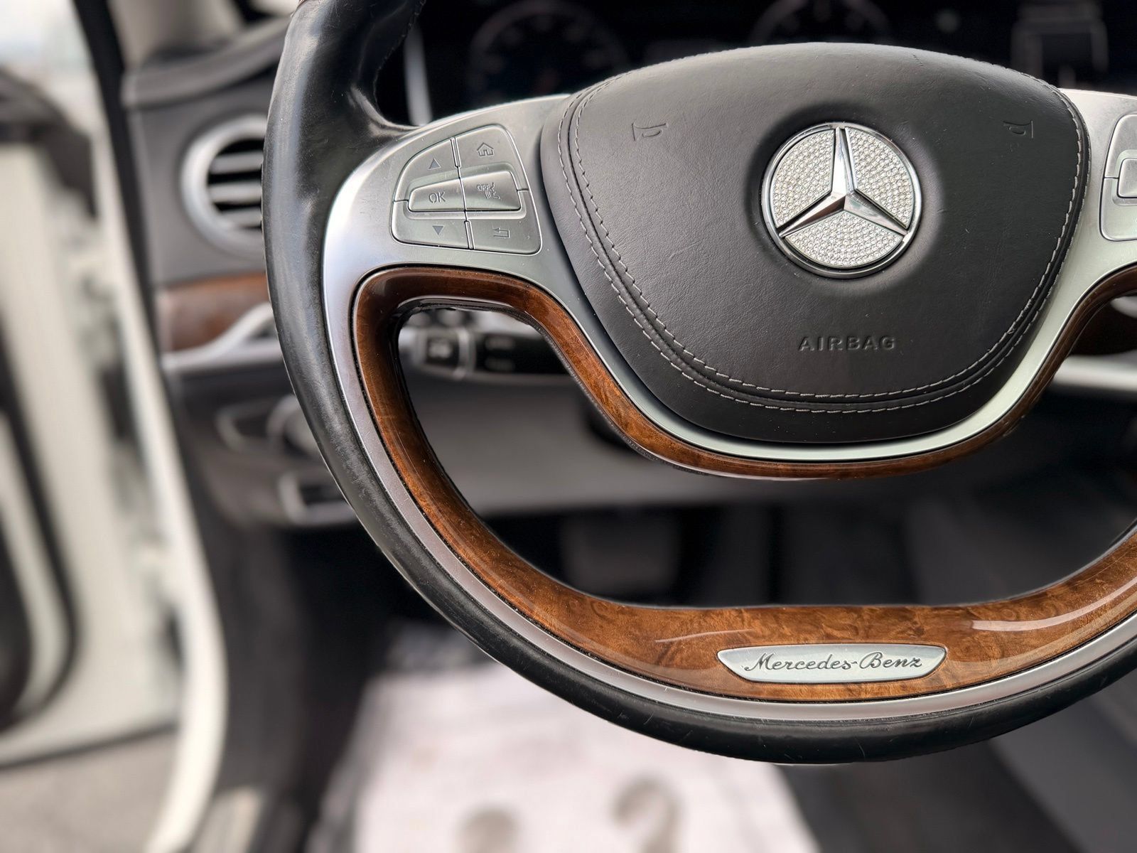 Used 2016 Mercedes-Benz Maybach S 600 image 18