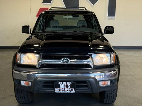 Used 2002 Toyota 4Runner SR5 RWD image 3