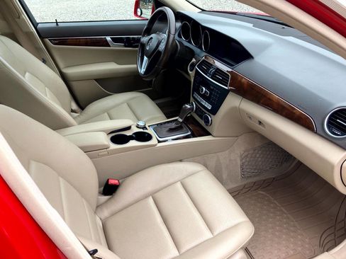 Used 2013 Mercedes-Benz C 300 4MATIC Sedan image 16