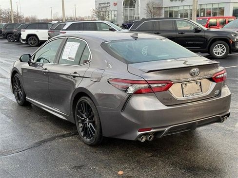 Used 2022 Toyota Camry XSE image 5