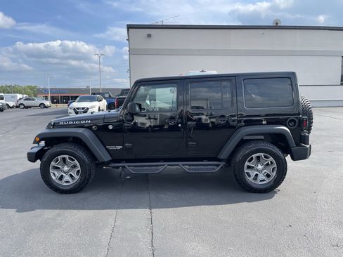 Used 2018 Jeep Wrangler Unlimited Rubicon w/ Cold Weather Group AWD/4WD image 6