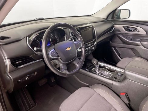 Used 2021 Chevrolet Traverse LT image 9
