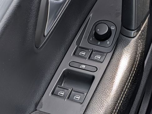 Used 2013 Volkswagen CC Sport image 26