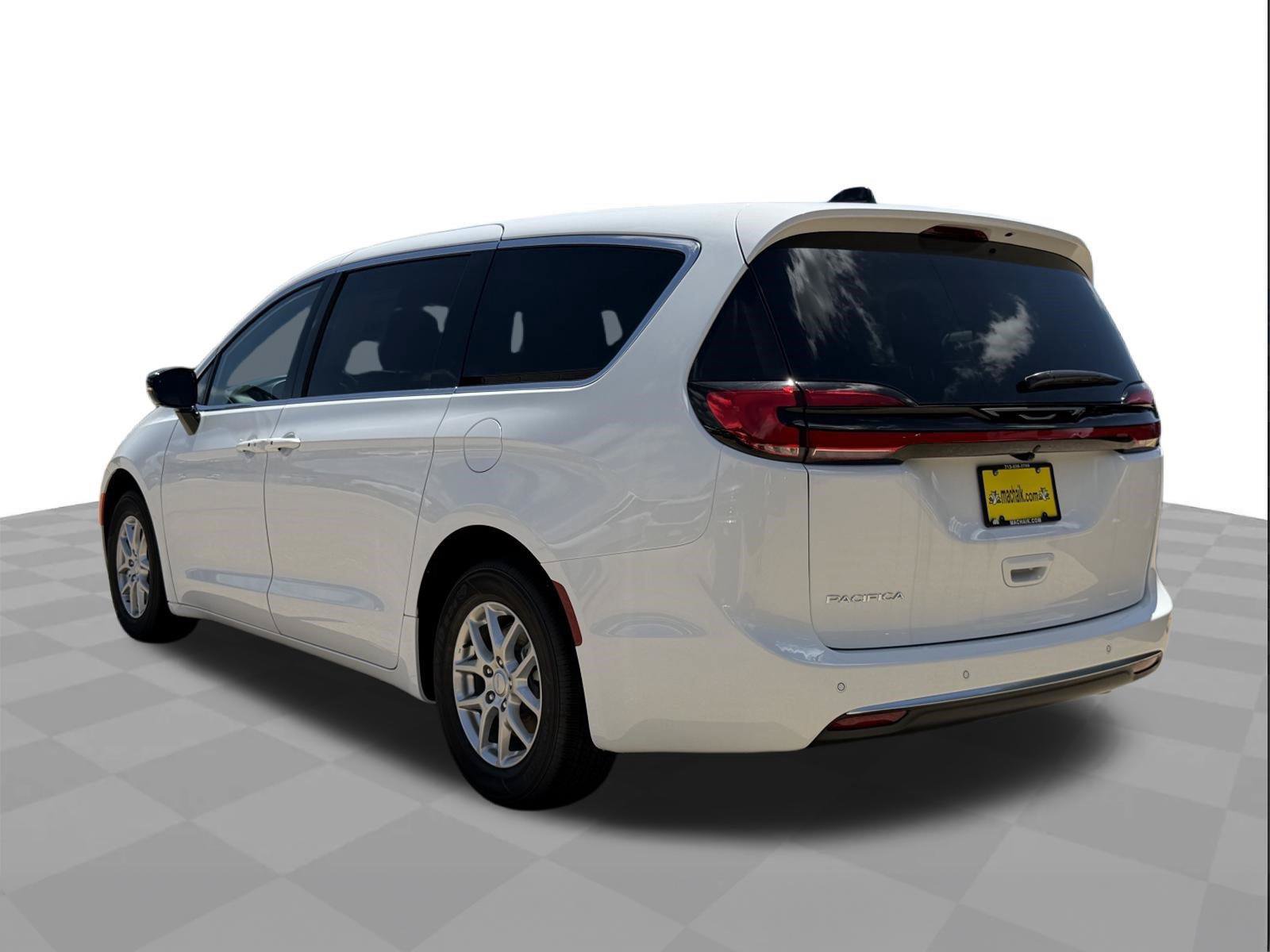 New 2027 Chrysler Pacifica Select FWD image 5