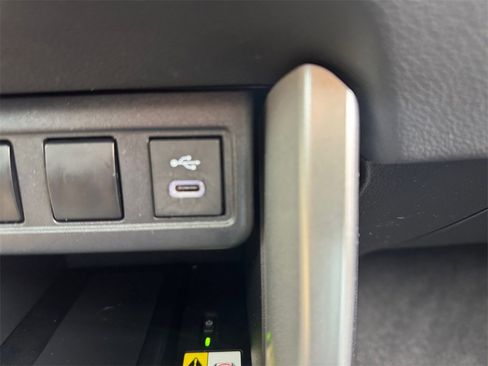 Used 2023 Toyota Corolla Cross image 22