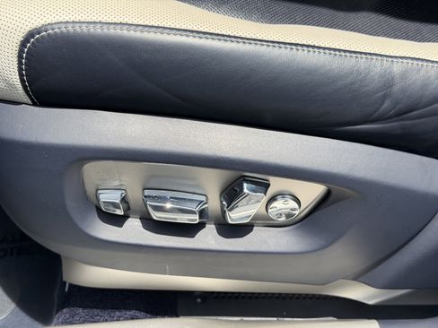 Used 2019 Rolls-Royce Ghost RWD image 25