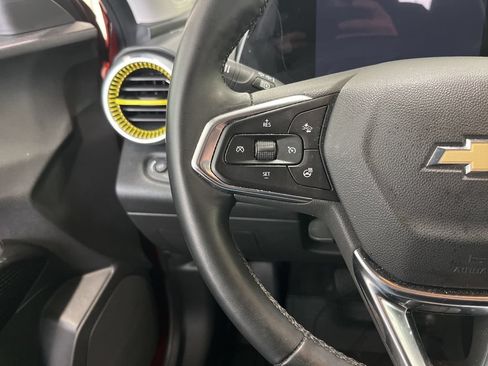 Used 2024 Chevrolet Trax LT w/ Driver Confidence Package FWD image 6