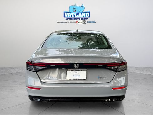 Used 2024 Honda Accord Touring image 4
