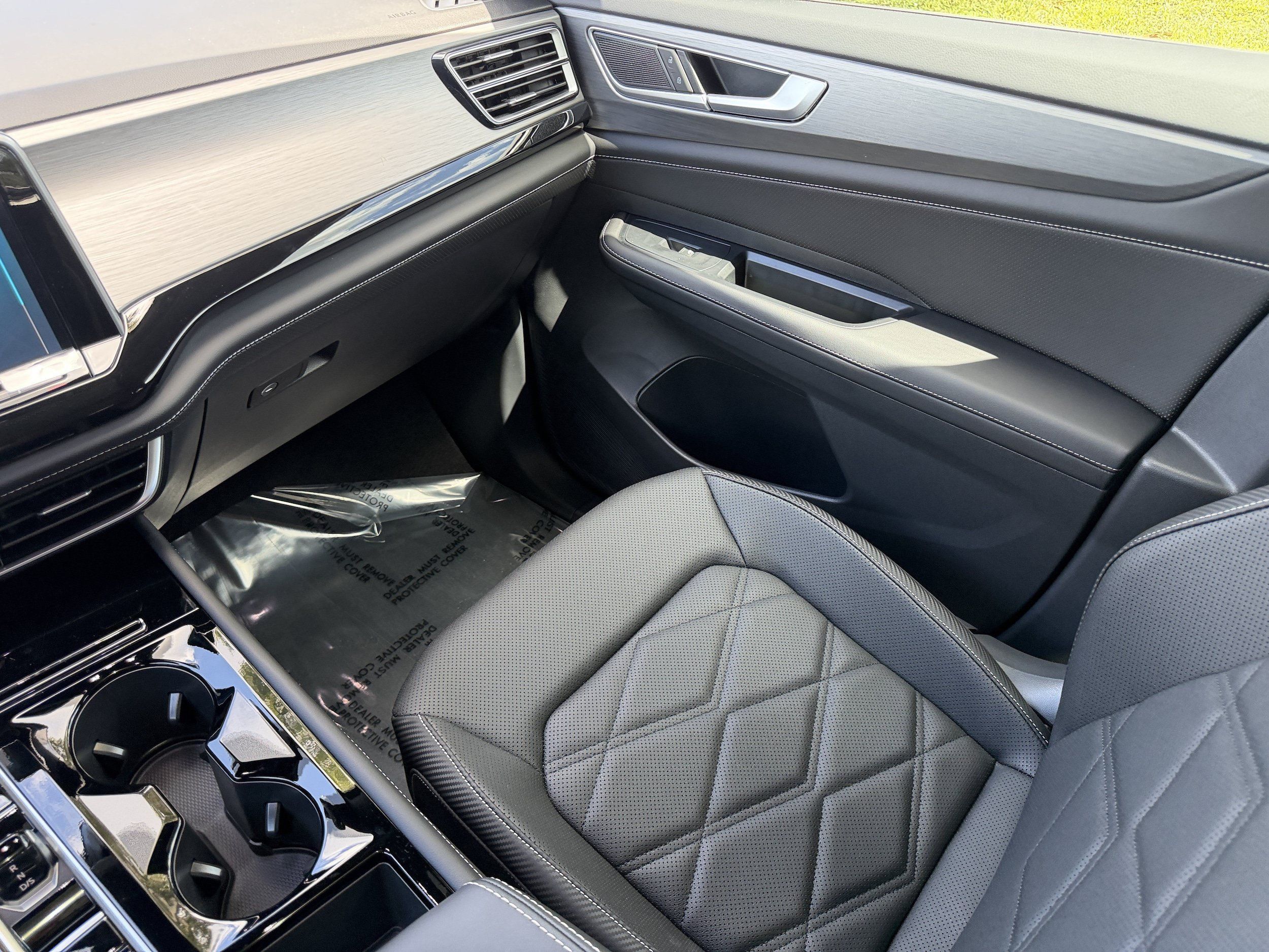 New 2026 Volkswagen Atlas Cross Sport SE FWD image 17