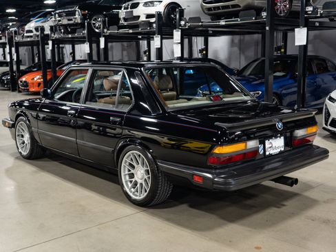 Used 1988 BMW M5 RWD image 6
