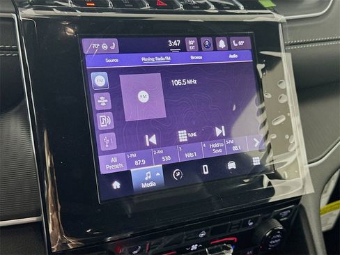 New 2025 Jeep Grand Cherokee Altitude image 13