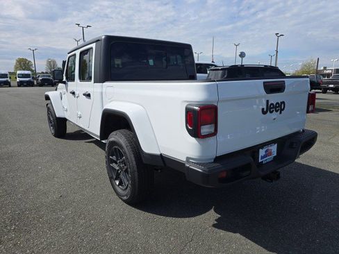 New 2025 Jeep Gladiator Sport AWD/4WD image 5