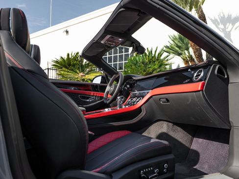 Used 2023 Bentley Continental GT Mulliner image 17