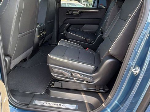 New 2026 Chevrolet Suburban Premier w/ Sun And Tow Package AWD/4WD image 19