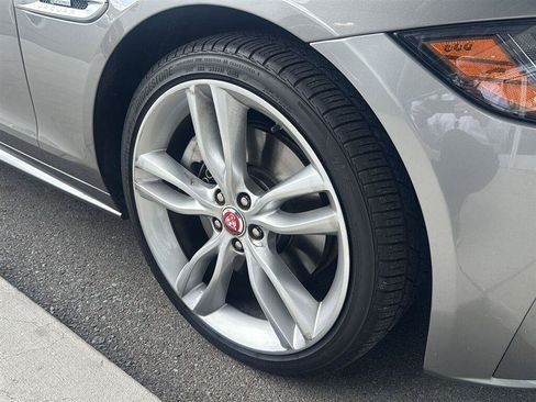 Used 2017 Jaguar XF R-Sport AWD/4WD image 18