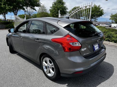 Used 2014 Ford Focus SE FWD image 6
