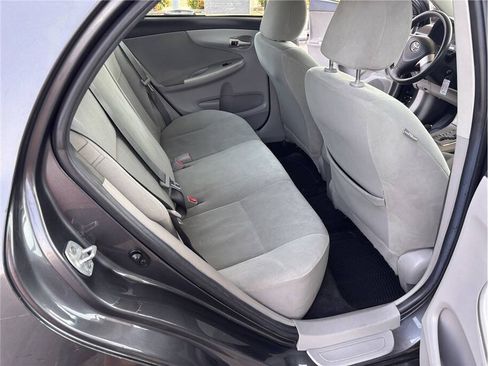 Used 2013 Toyota Corolla LE FWD image 12