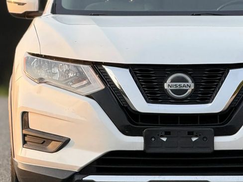 Used 2019 Nissan Rogue SV FWD image 11