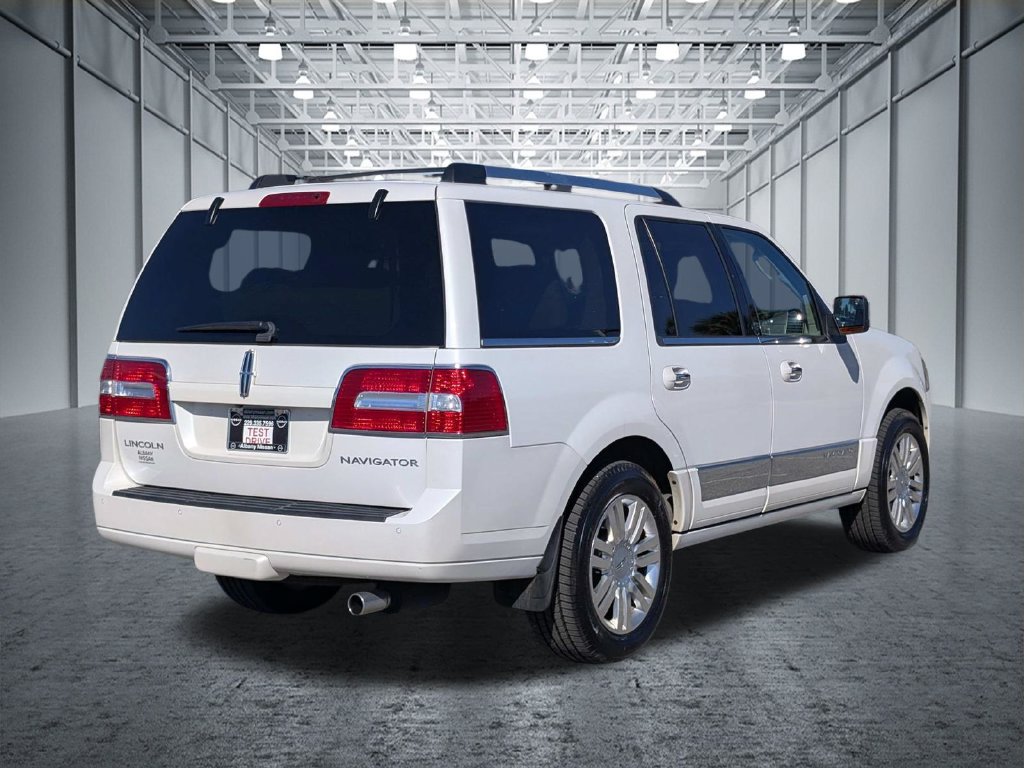 Used 2014 Lincoln Navigator 2WD image 8