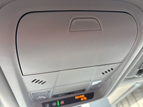 Used 2023 Chevrolet Blazer LT image 25