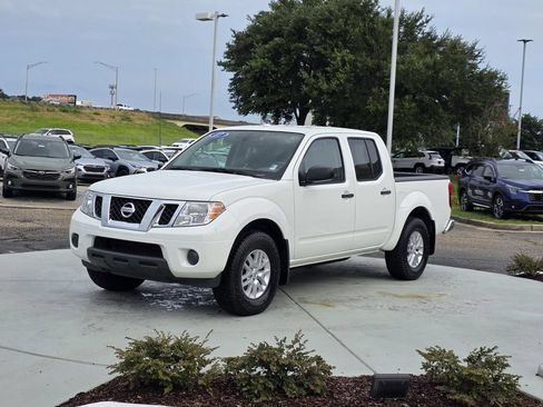 Used 2017 Nissan Frontier SV AWD/4WD image 7
