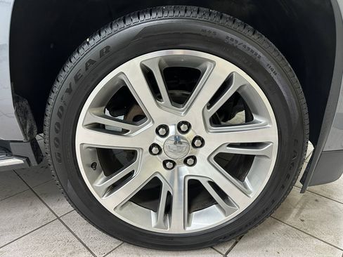 Used 2020 Cadillac Escalade Luxury image 14