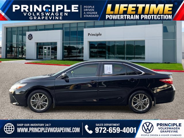 Used 2017 Toyota Camry SE FWD image 4