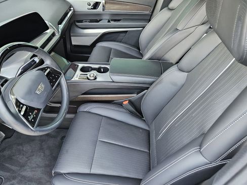 New 2026 Cadillac Vistiq Sport image 12