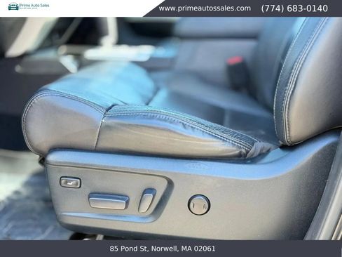 Used 2017 Toyota Tundra Platinum AWD/4WD image 13