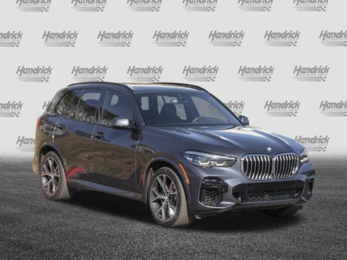 Certified 2022 BMW X5 xDrive40i w/ M Sport Package image 2