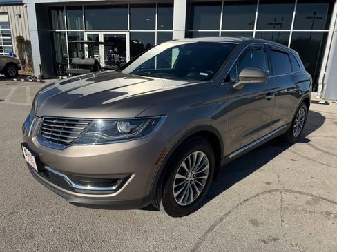 Used 2016 Lincoln MKX Select image 3
