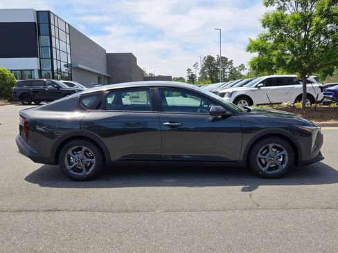 New 2026 Kia K4 LXS FWD image 8