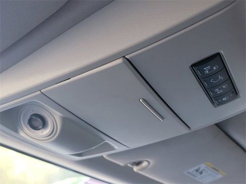 Used 2014 Chrysler Town & Country Touring image 30