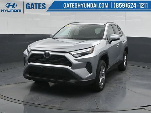Used 2025 Toyota RAV4 XLE AWD/4WD image 6