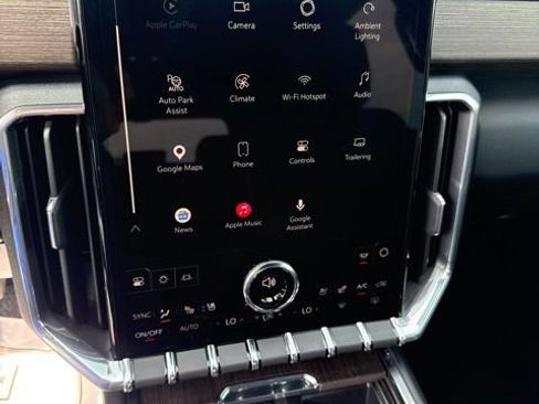Used 2025 GMC Acadia Denali w/ Super Cruise Package FWD image 24