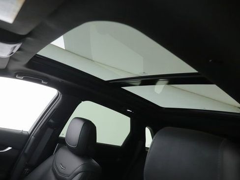 Used 2025 Cadillac XT5 Premium Luxury image 18