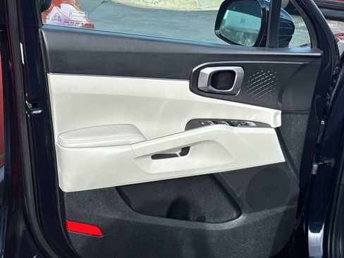 Used 2023 Kia Sorento EX image 20