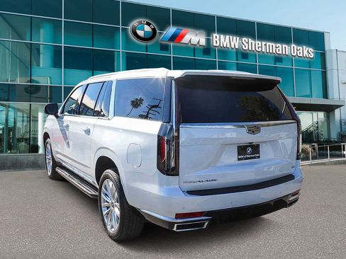 Used 2022 Cadillac Escalade ESV Luxury image 6