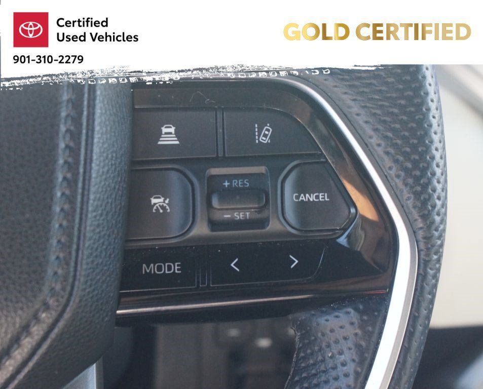 Used 2023 Toyota Sequoia Capstone AWD/4WD image 11