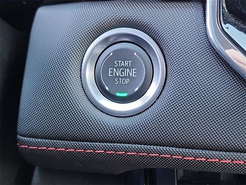 Used 2025 Chevrolet Colorado Z71 w/ Midnight Edition image 12