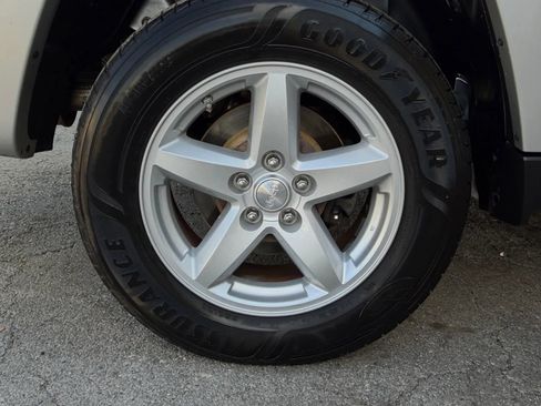 Used 2009 Jeep Liberty Rocky Mountain AWD/4WD image 37