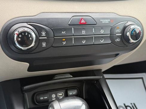 Used 2017 Kia Sorento AWD image 20