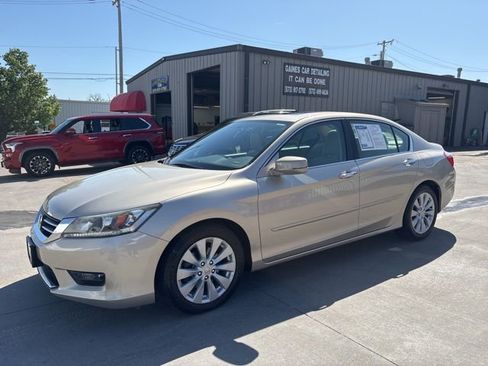 Used 2014 Honda Accord EX image 3