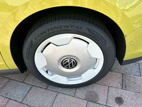 New 2025 Volkswagen ID. Buzz 1st Edition image 8