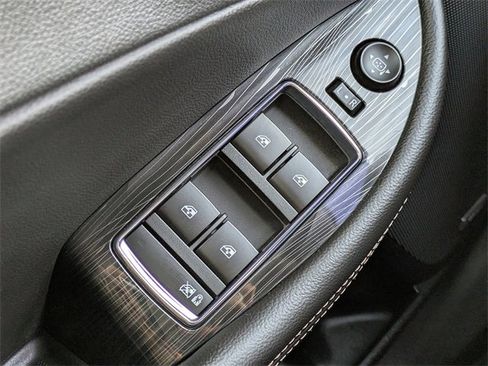 Used 2016 Chevrolet Impala LTZ w/ Enhanced Convenience Package image 13