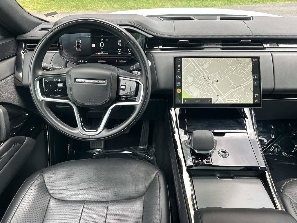 Used 2025 Land Rover Range Rover Sport SE AWD/4WD image 19
